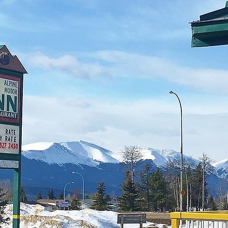 Alpine Lodge Motel & Restaurant Grande Cache Exterior foto